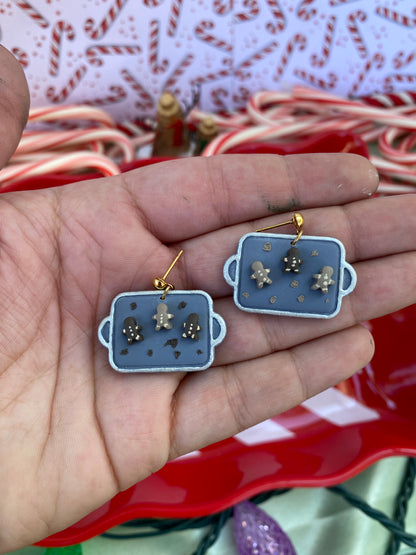 Serving Gingerbreads