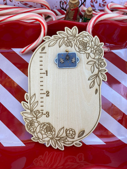 Serving Gingerbreads