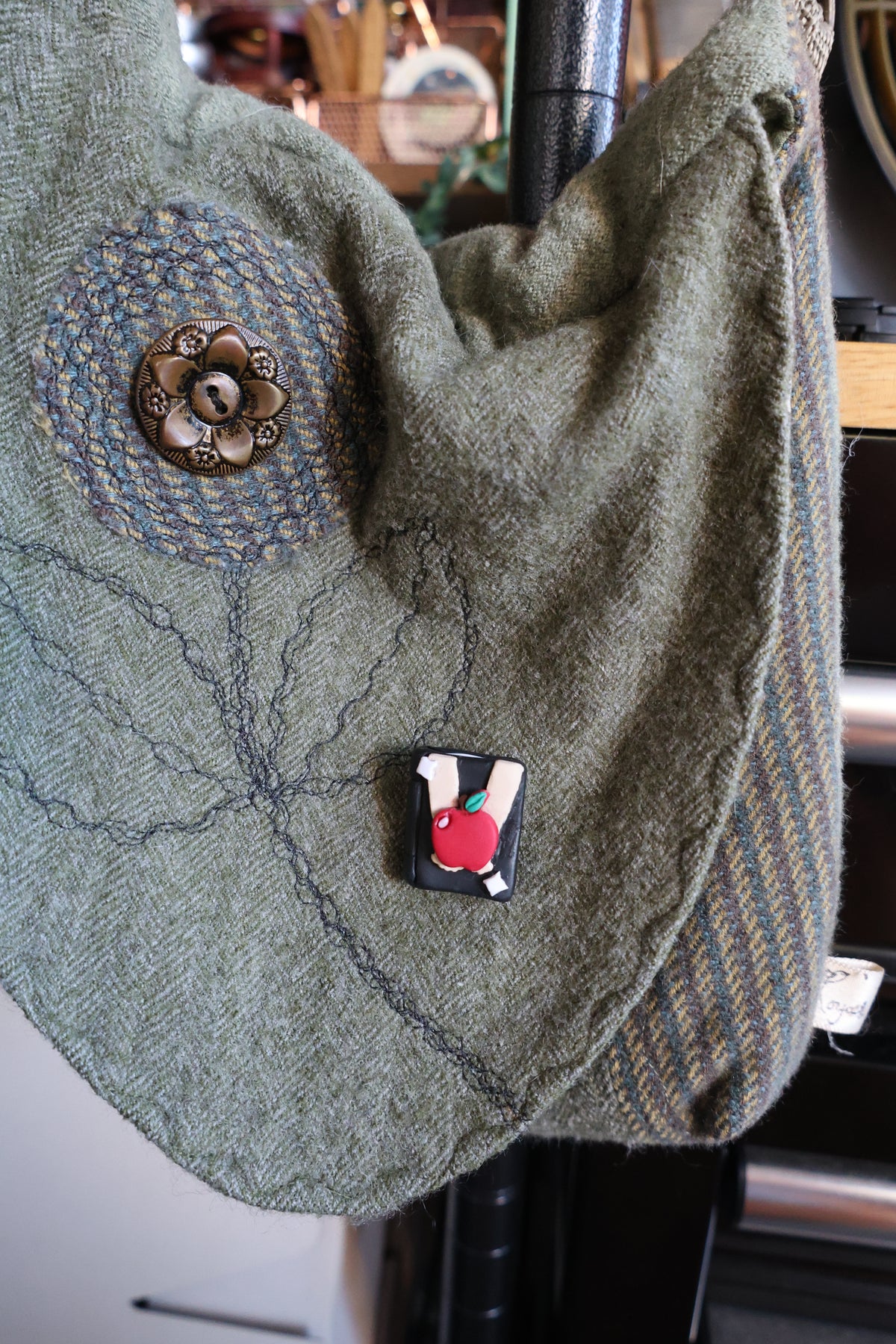 Apple book pins