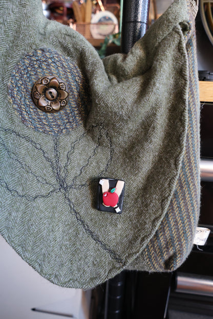 Apple book pins